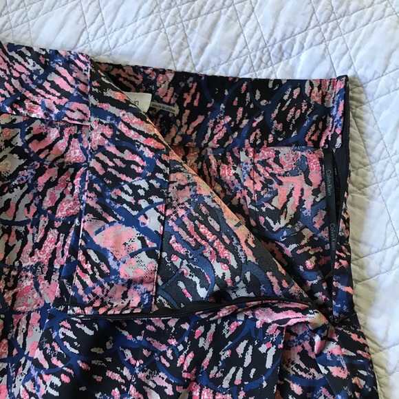 CALVIN KLEIN satin pleated front faux wrap skirt 8 - Picture 4 of 6